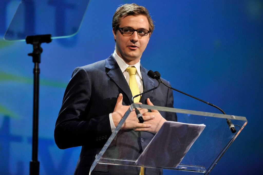 Chris Hayes Bio